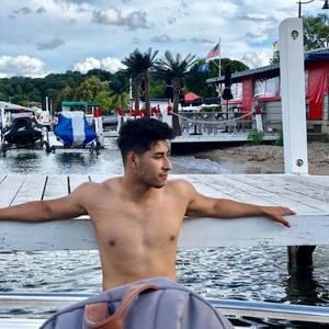 Meet your Posher, Carlos